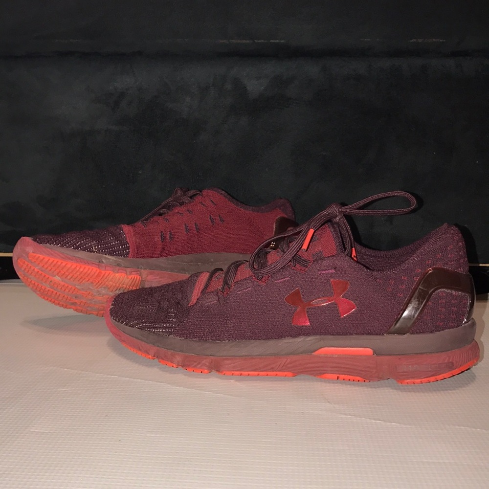 Size 9.5 Men’s Under Armour Shoes